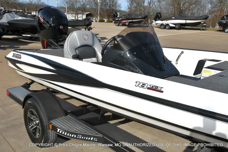 Slide: The Image of Triton 18 TRX w/150 Pro-XS 2024 - 4