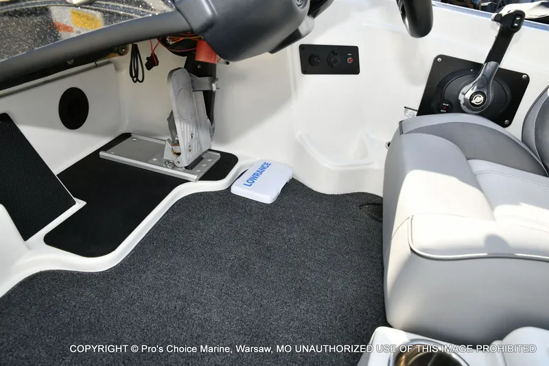 Slide: The Image of Triton 18 TRX w/150 Pro-XS 2024 - 40