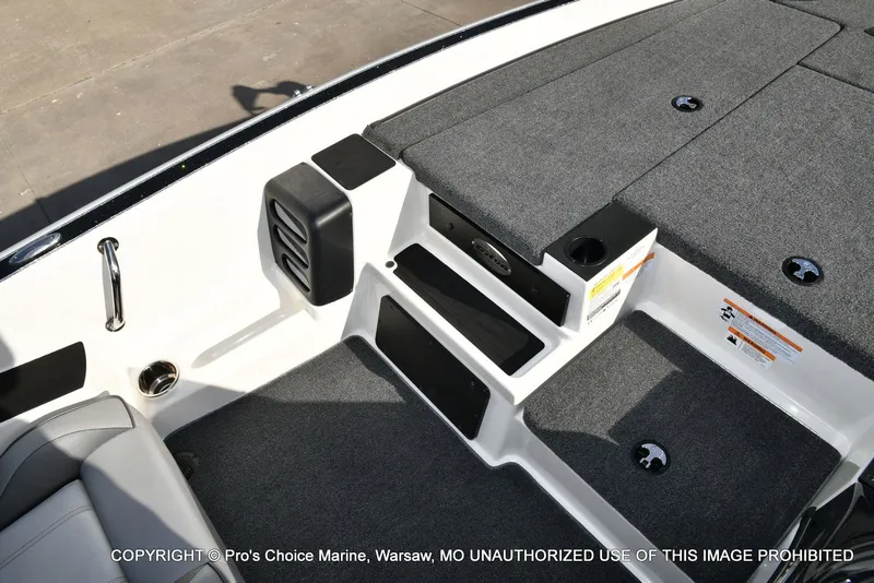 Slide: The Image of Triton 18 TRX w/150 Pro-XS 2024 - 42