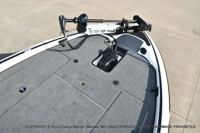 Slide: The Image of Triton 18 TRX w/150 Pro-XS 2024 - 43