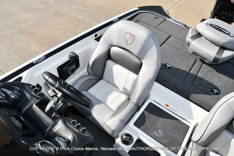 Slide: The Image of Triton 18 TRX w/150 Pro-XS 2024 - 45