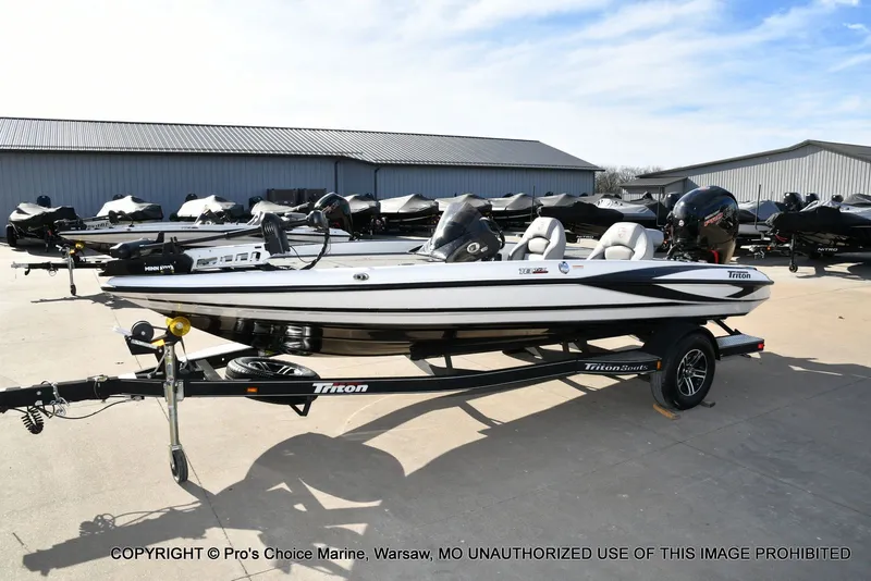 Slide: The Image of Triton 18 TRX w/150 Pro-XS 2024 - 65