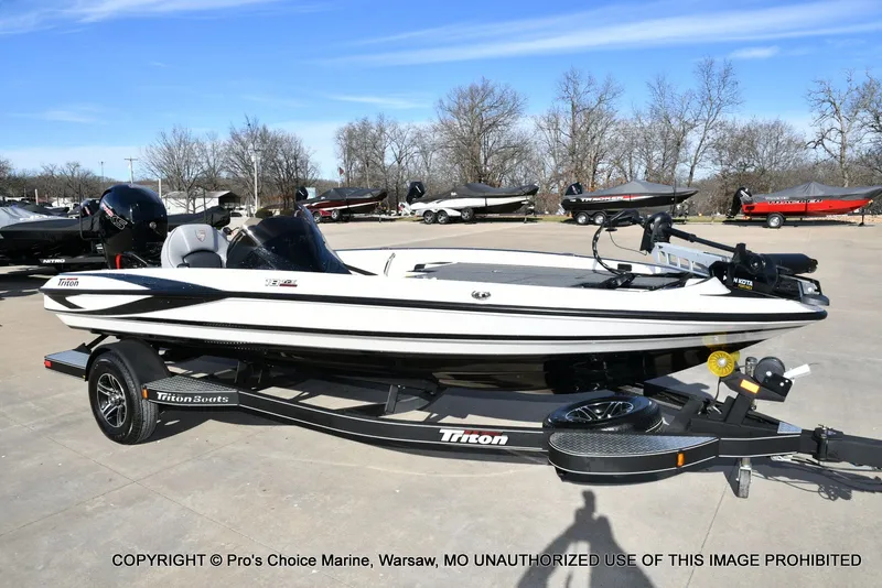 Slide: The Image of Triton 18 TRX w/150 Pro-XS 2024 - 67