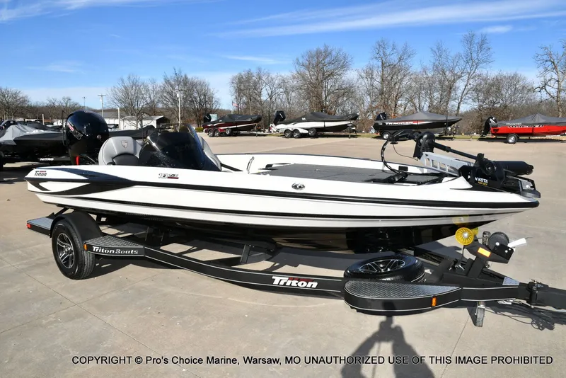 Slide: The Image of Triton 18 TRX w/150 Pro-XS 2024 - 69