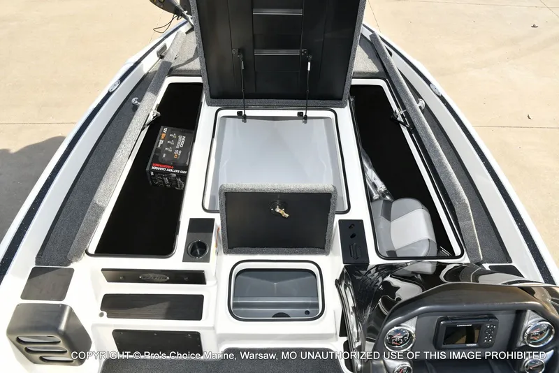 Slide: The Image of Triton 18 TRX w/150 Pro-XS 2024 - 9