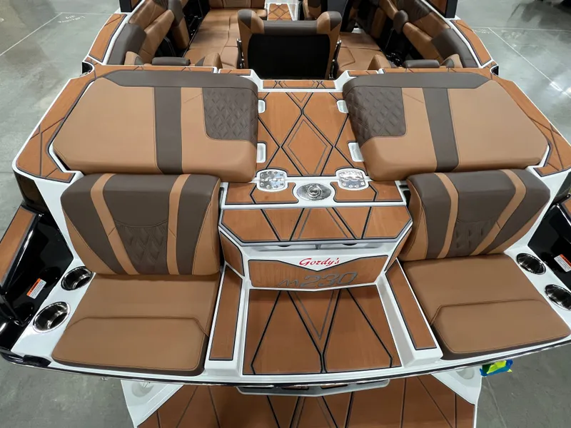 Slide: The Image of Malibu M230 2026 - 1208