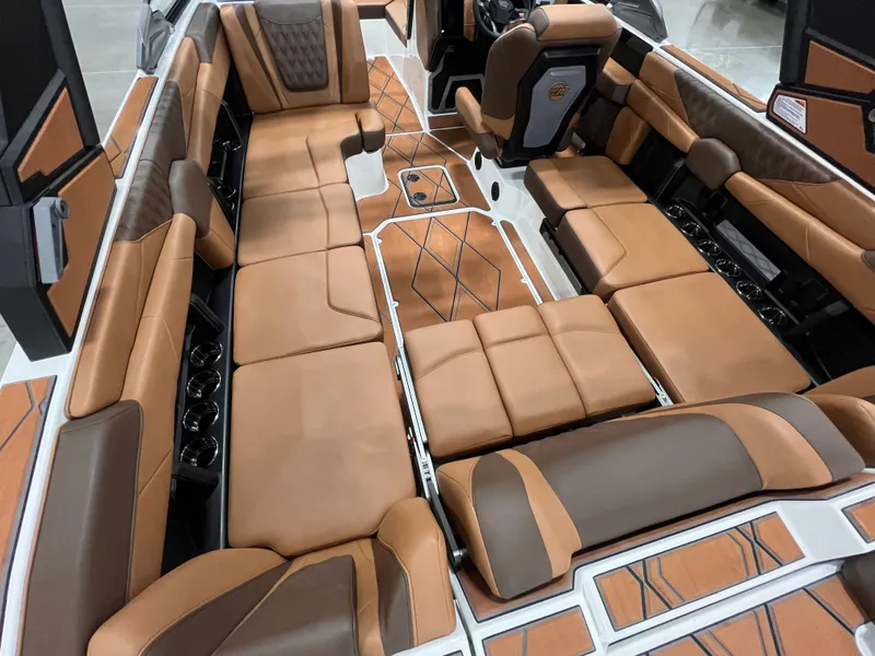 Slide: The Image of Malibu M230 2026 - 1210