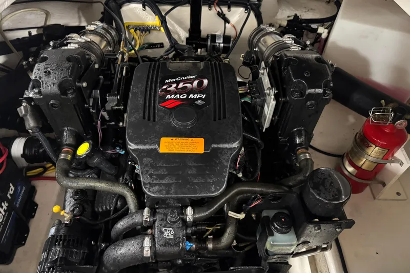 Slide: The Image of Engine compartment of 2007 Chaparral 256 SSi with MerCruiser 350 MAG MPI engine. - 12