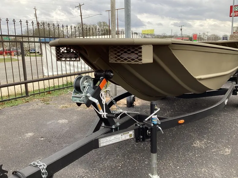 Slide: The Image of Interior view of G3 Gator Tough 15 DK boat, year 2026. - 17