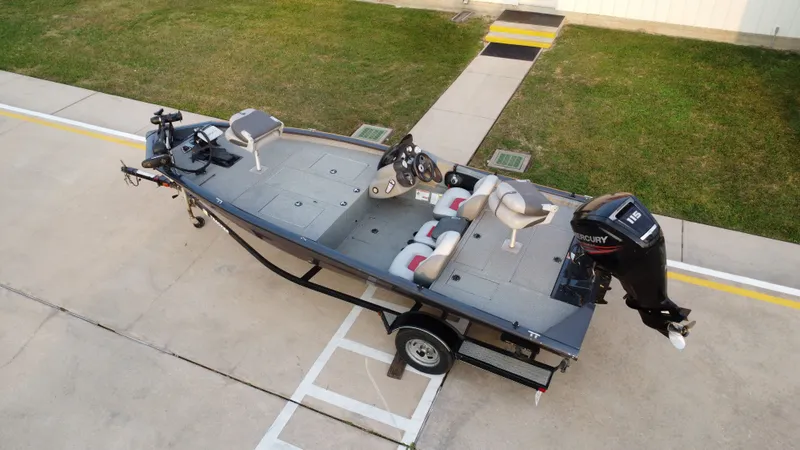 Slide: The Image of Tracker 190 2015 - 13