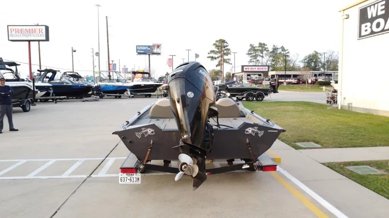 Slide: The Image of Tracker 190 2015 - 5