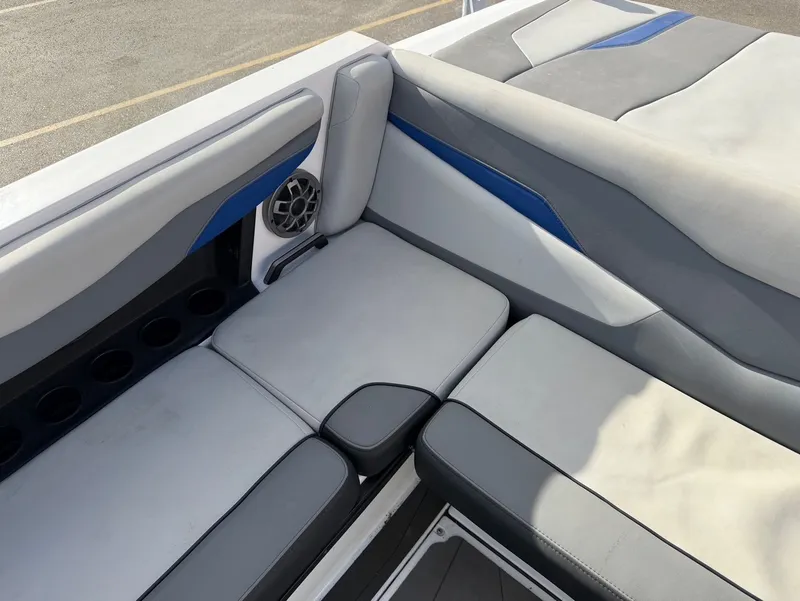 Slide: The Image of Axis Wake Research T220 2023 - 17