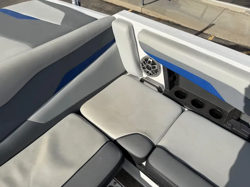 Slide: The Image of Axis Wake Research T220 2023 - 19