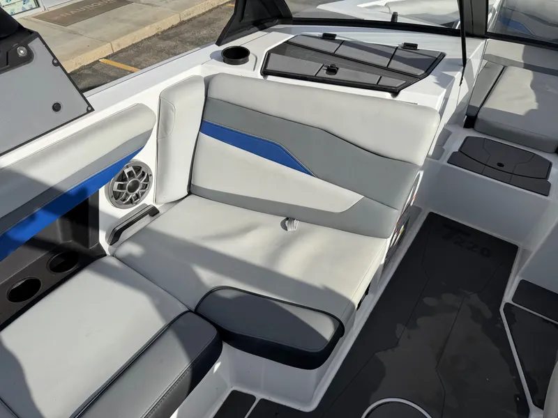 Slide: The Image of Axis Wake Research T220 2023 - 21