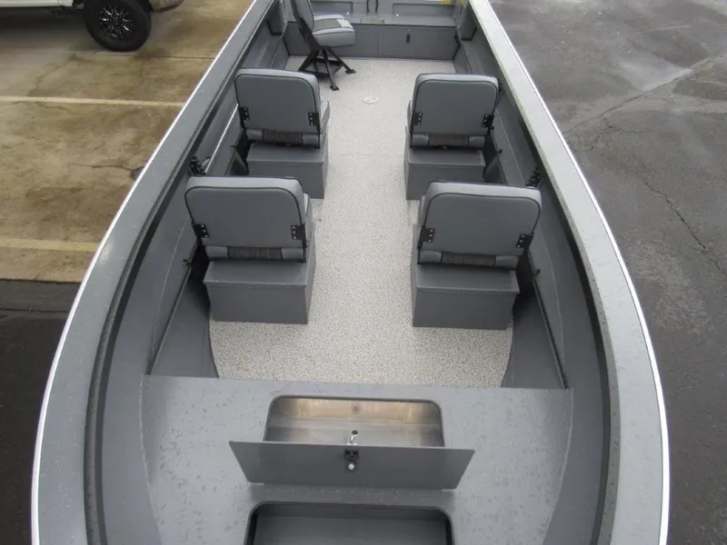 Slide: The Image of Alumaweld Adventurer 22 2026 - 16