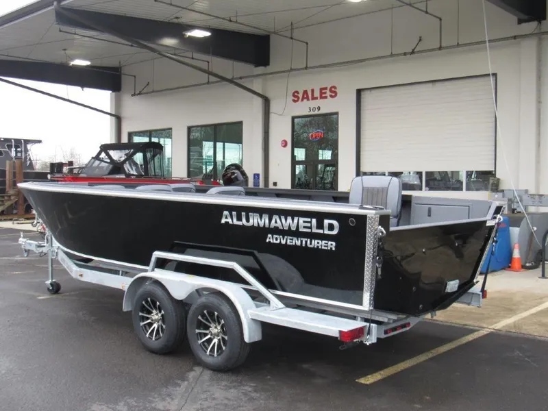 Slide: The Image of Alumaweld Adventurer 22 2026 - 3