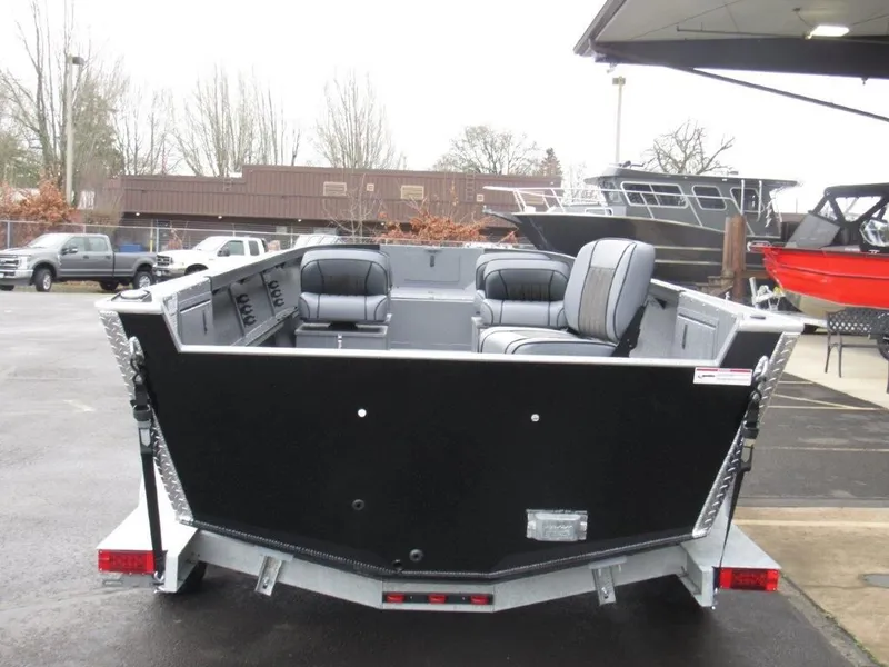 Slide: The Image of Alumaweld Adventurer 22 2026 - 4