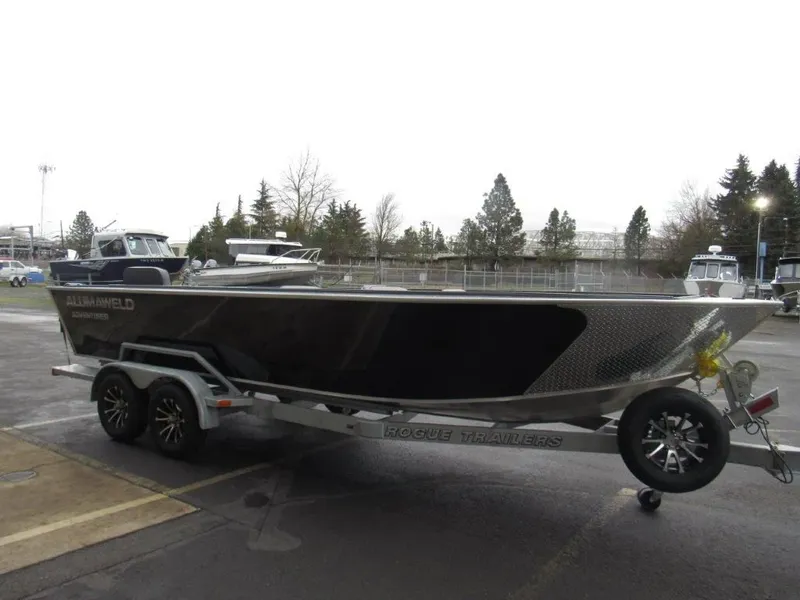 Slide: The Image of Alumaweld Adventurer 22 2026 - 7