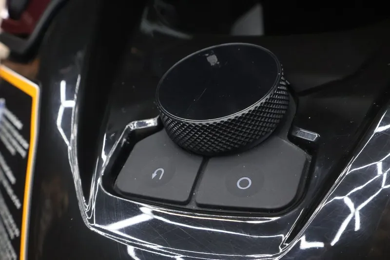 Slide: The Image of Kawasaki Jet Ski® Ultra® 310 LX 2026 - 17