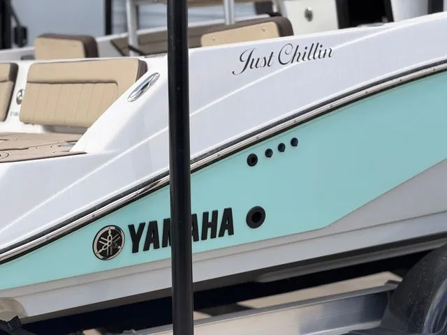 Slide: The Image of Yamaha 195 FSH Sport 2024 - 12