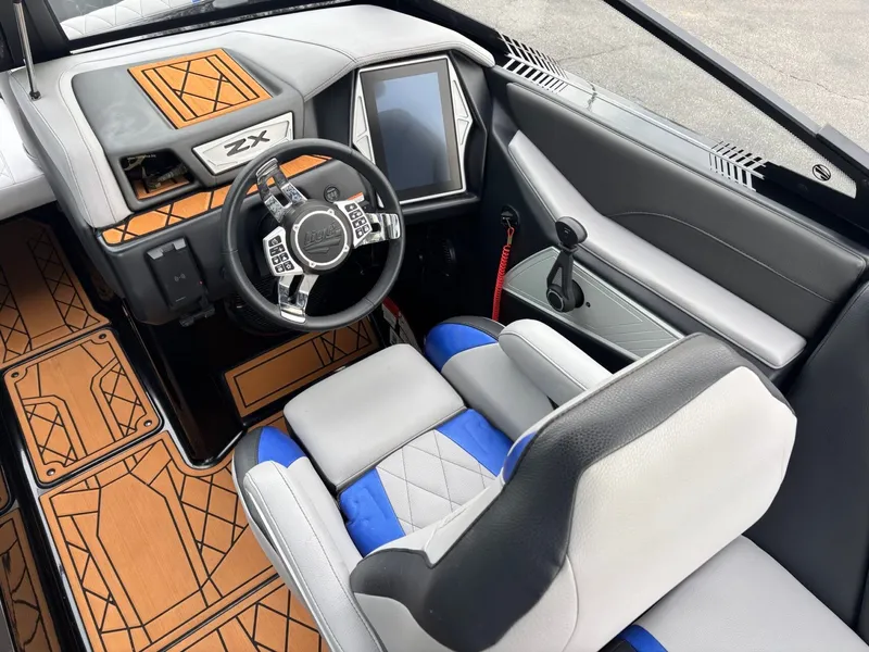 Slide: The Image of Tigé 23ZX 2022 - 12