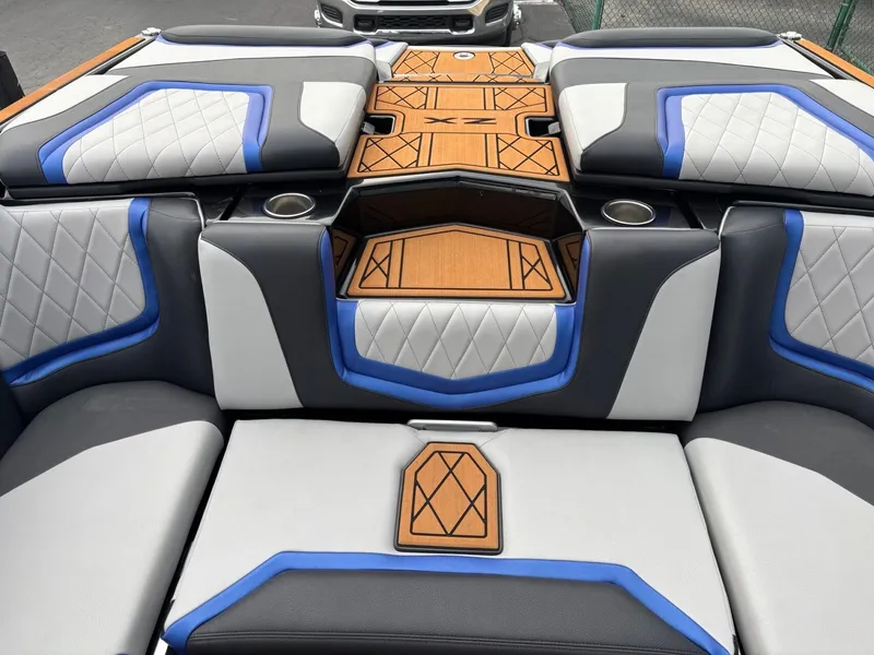 Slide: The Image of Tigé 23ZX 2022 - 18