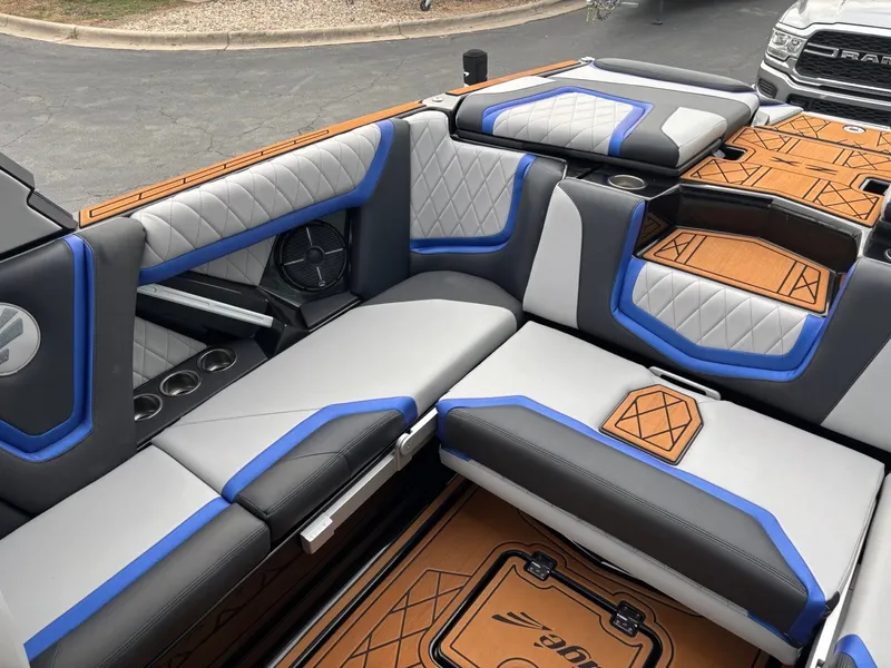 Slide: The Image of Tigé 23ZX 2022 - 20