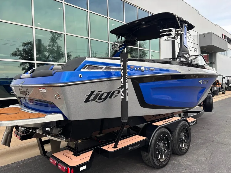 Slide: The Image of Tigé 23ZX 2022 - 3