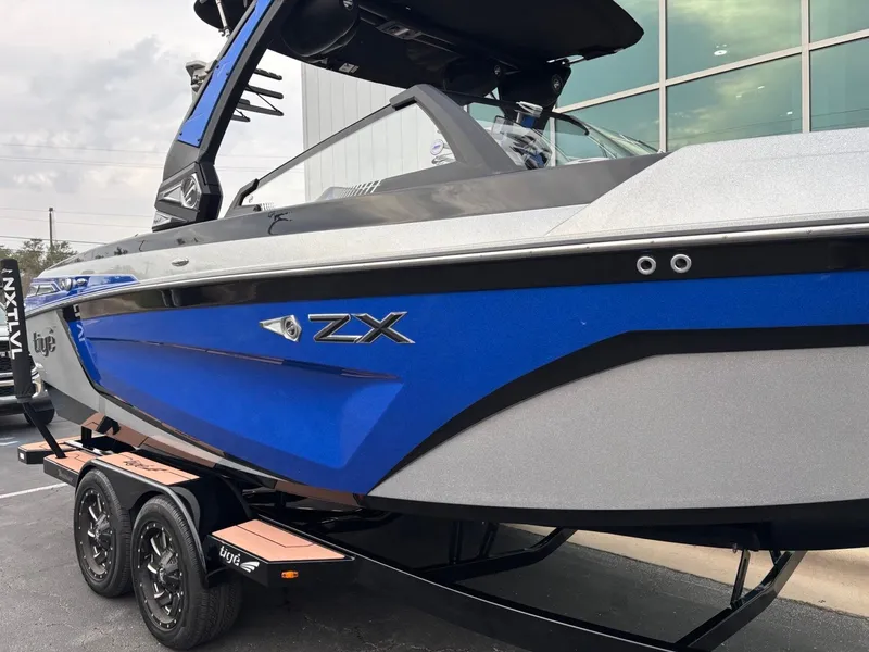 Slide: The Image of Tigé 23ZX 2022 - 7