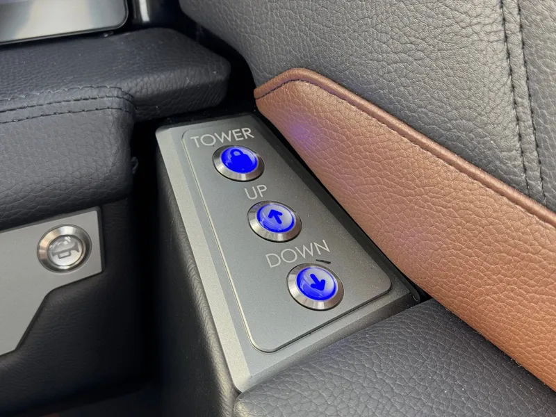 Slide: The Image of Tigé Ultré 25ZX 2026 - 29