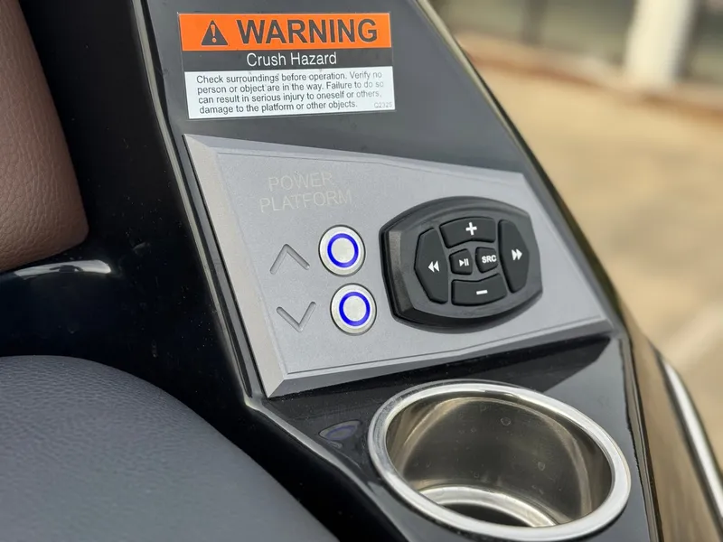 Slide: The Image of Tigé Ultré 25ZX 2026 - 34