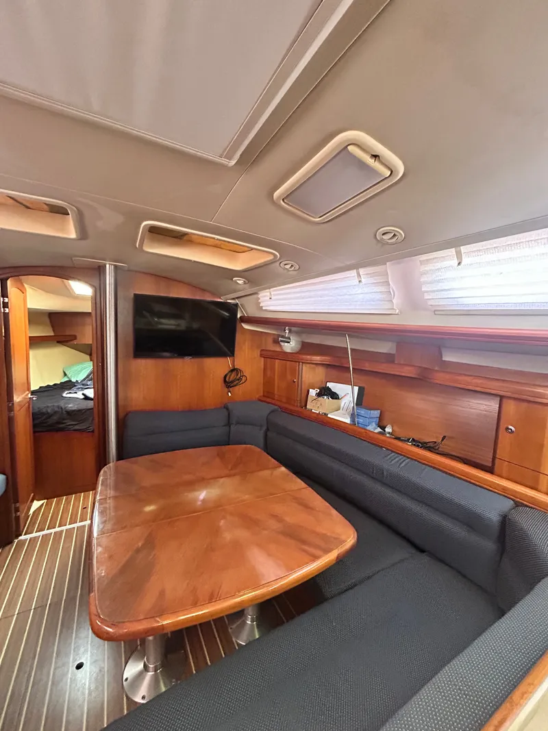 Slide: The Image of Hunter 38 Ft Sloop 2006 - 29