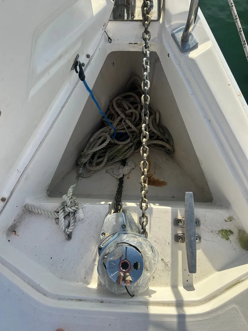 Slide: The Image of Hunter 38 Ft Sloop 2006 - 36
