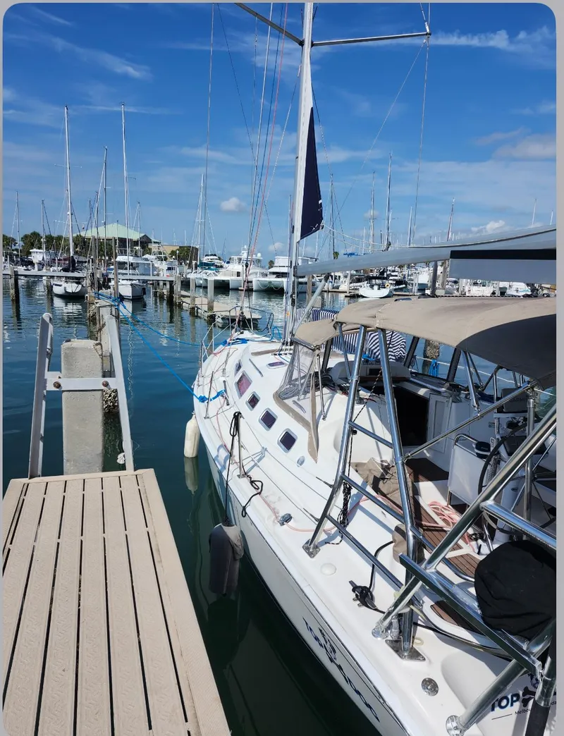 Slide: The Image of Hunter 38 Ft Sloop 2006 - 4