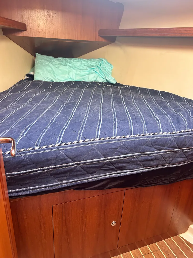 Slide: The Image of Cabin of a 2006 Hunter 38 Ft Sloop with bed. - 25