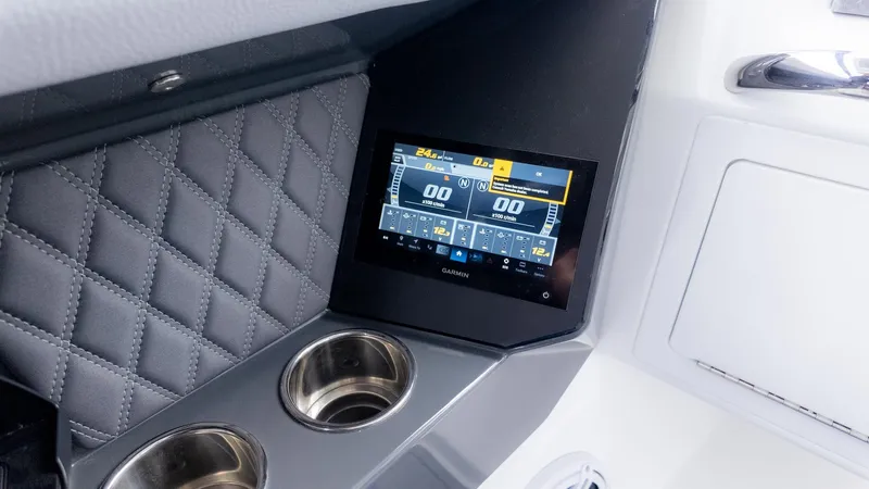 Slide: The Image of Cobalt R31 Outboard 2026 - 28