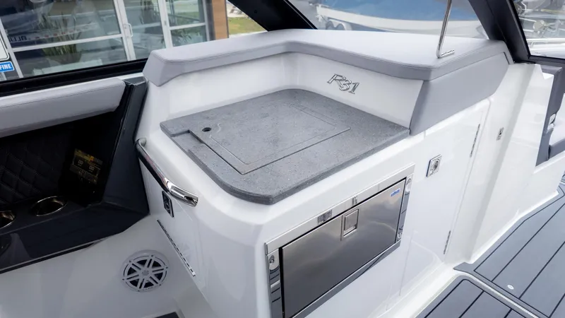 Slide: The Image of Cobalt R31 Outboard 2026 - 29