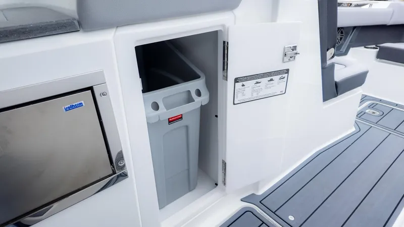 Slide: The Image of Cobalt R31 Outboard 2026 - 32