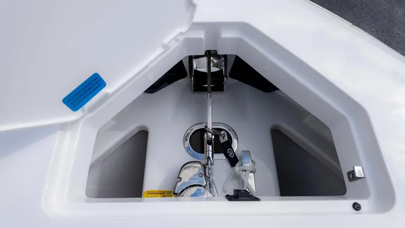 Slide: The Image of Cobalt R31 Outboard 2026 - 39