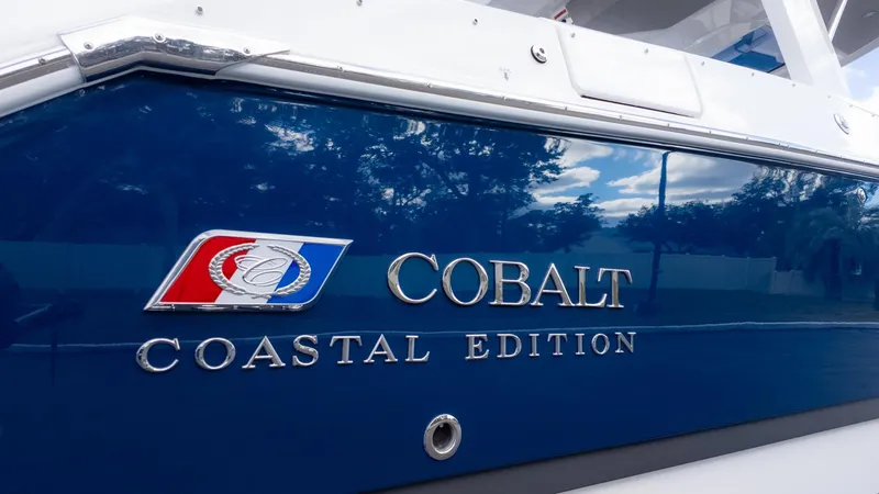 Slide: The Image of Cobalt R31 Outboard 2026 - 4