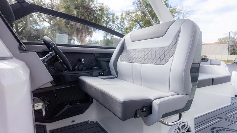 Slide: The Image of Cobalt R31 Outboard 2026 - 41