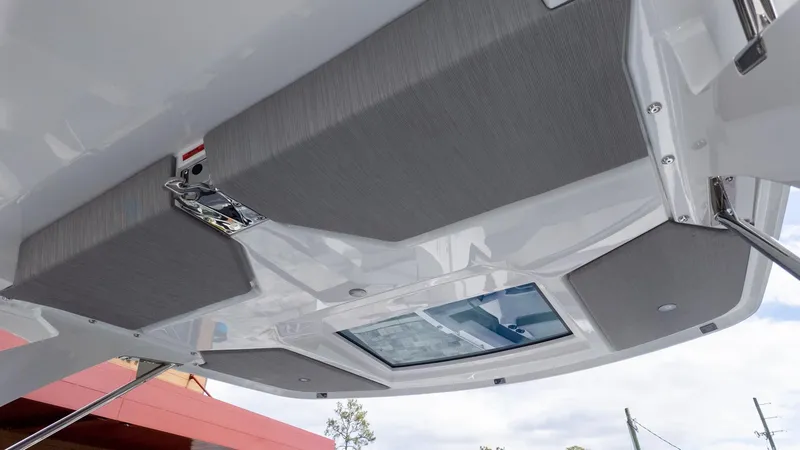 Slide: The Image of Cobalt R31 Outboard 2026 - 50