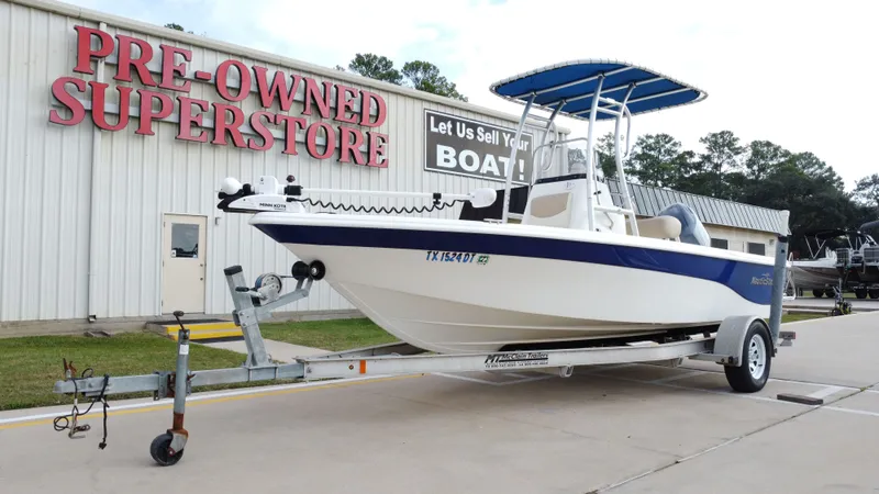 Slide: The Image of NauticStar 1910 2017 - 10