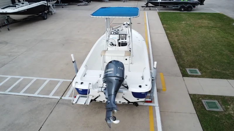 Slide: The Image of NauticStar 1910 2017 - 14