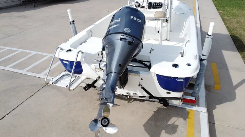 Slide: The Image of NauticStar 1910 2017 - 26