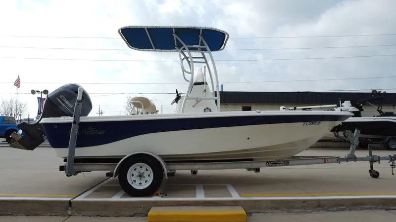 Slide: The Image of NauticStar 1910 2017 - 7