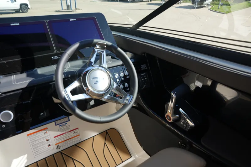 Slide: The Image of Sea Ray SLX 280 2026 - 20