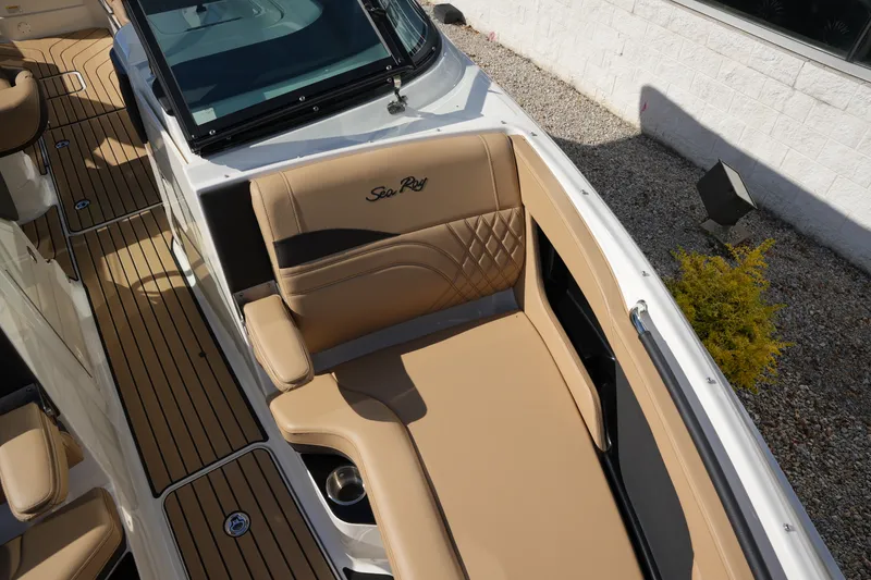 Slide: The Image of Sea Ray SLX 280 2026 - 32