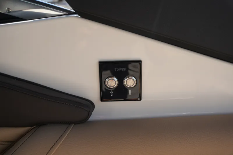 Slide: The Image of Sea Ray SLX 280 2026 - 36