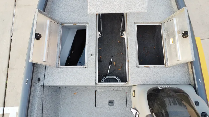 Slide: The Image of Tracker 190 2015 - 28